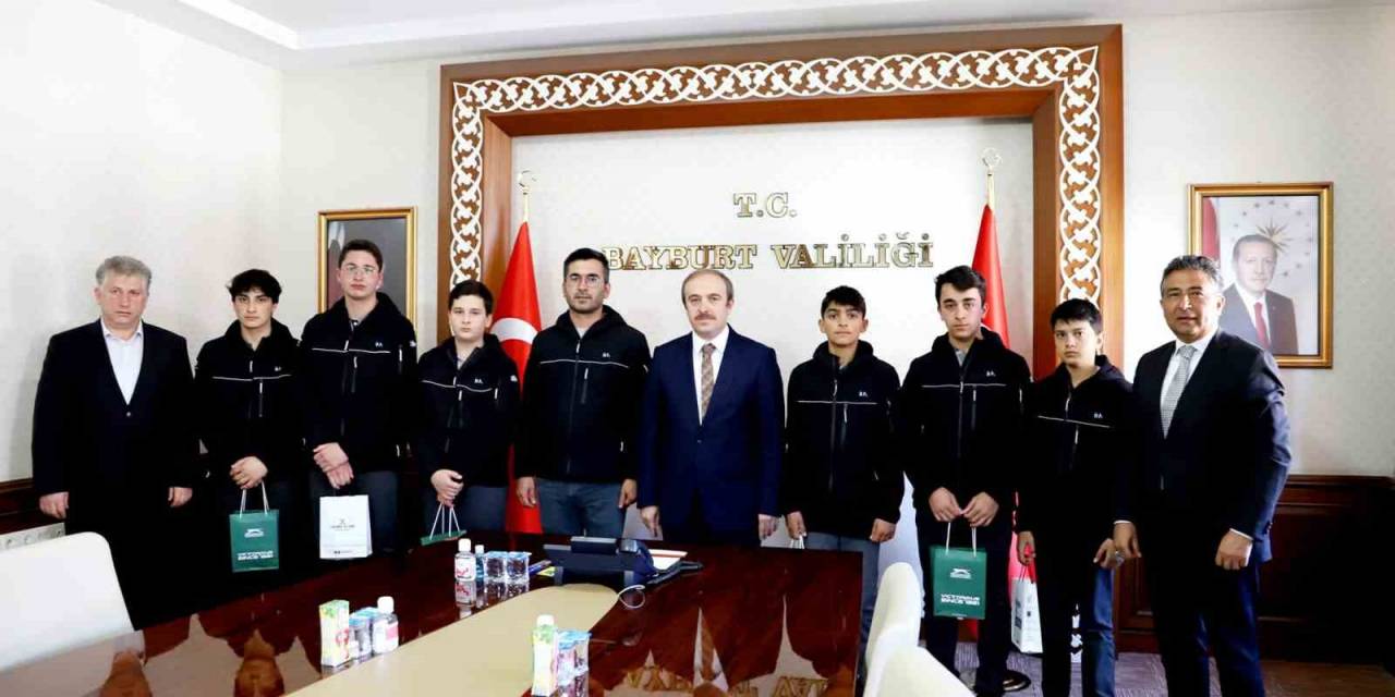 Teknofest’ten Dereceyle Dönen Robohatip Takımından Vali Epcim’e Ziyaret