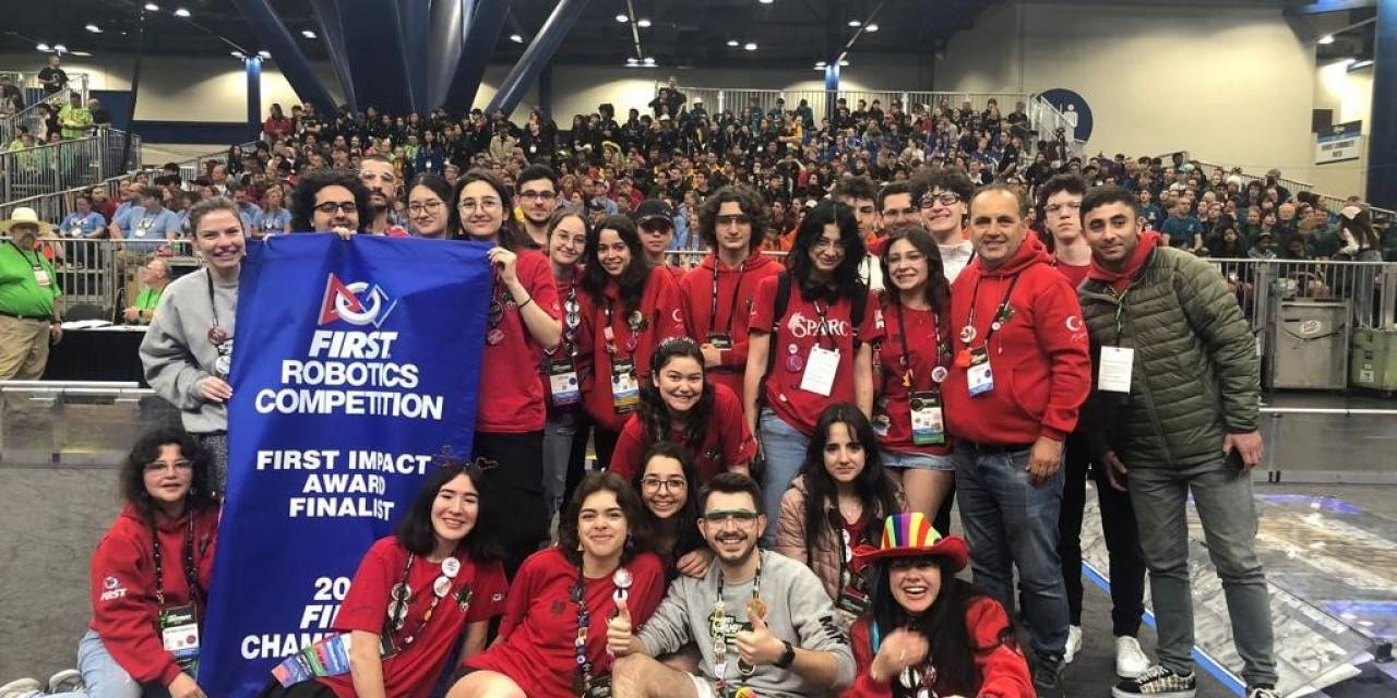 Sparc Takımı First Robotics Competition’da First Impact Finalist Ödülünü Aldı