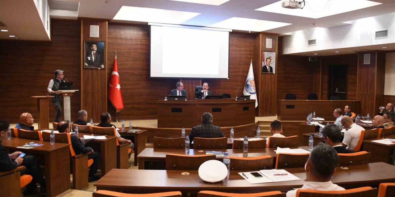 Orman Yangınlarıyla Mücadele Komisyonu Vali Pehlivan Başkanlığında Toplandı