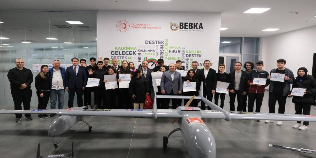 120 Kilometre Menzile Sahip Kamikaze Drone, Techın Bursa Girişimcilik Merkezi’nin Açılışında Sergilendi