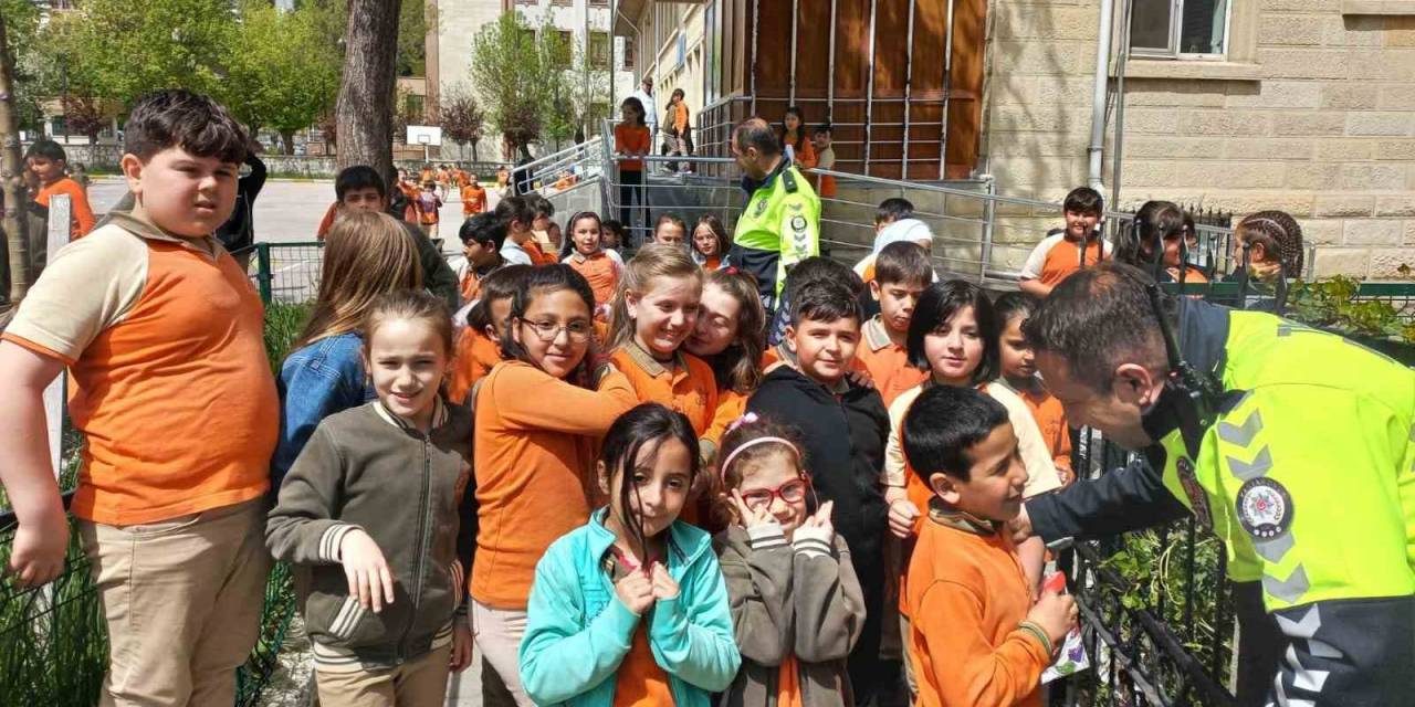 Kastamonu Polisinden 415 Öğrenciye Trafik Eğitimi