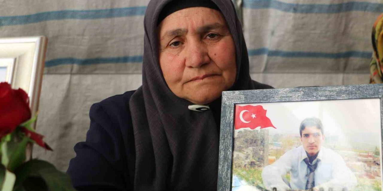 Evlat Nöbetindeki Anne: “inşallah Ölmeden Çocuğumu Görürüm”