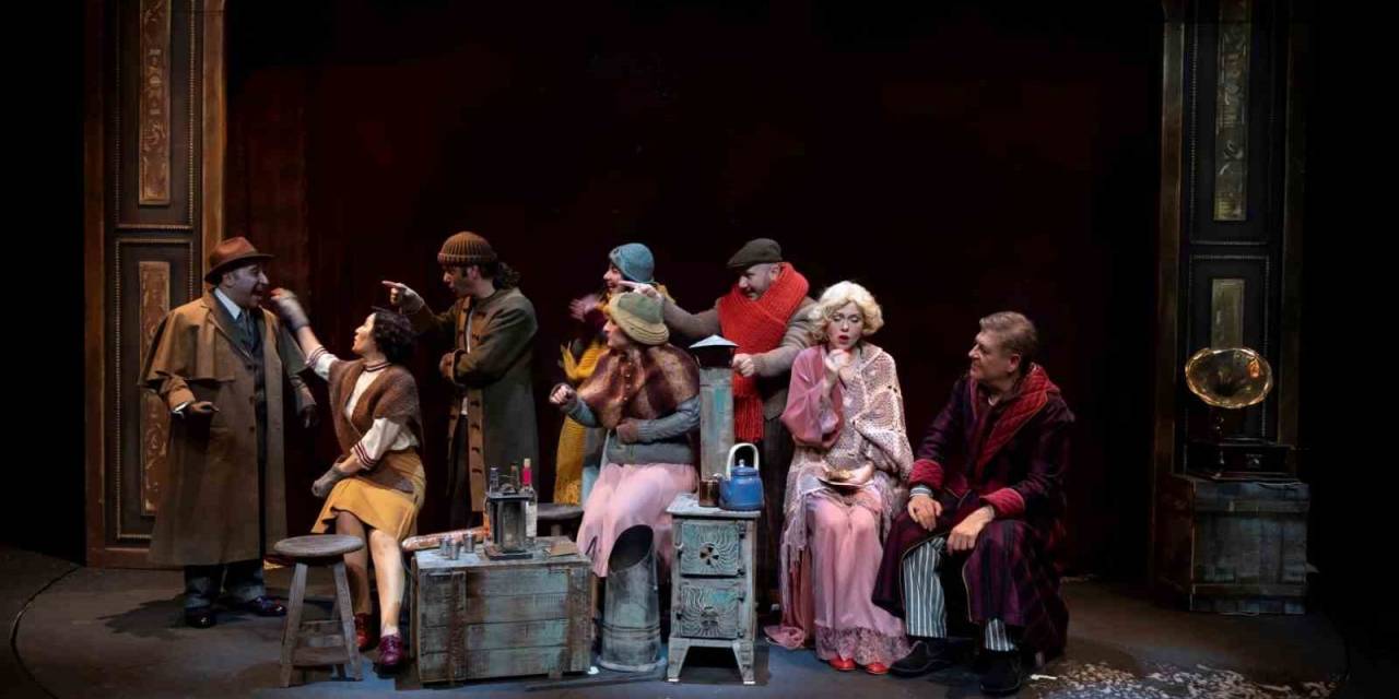 ’yaşamak Mı, Yoksa Ölmek Mi?’ Oyununa Usta Sanatçılardan Tam Not