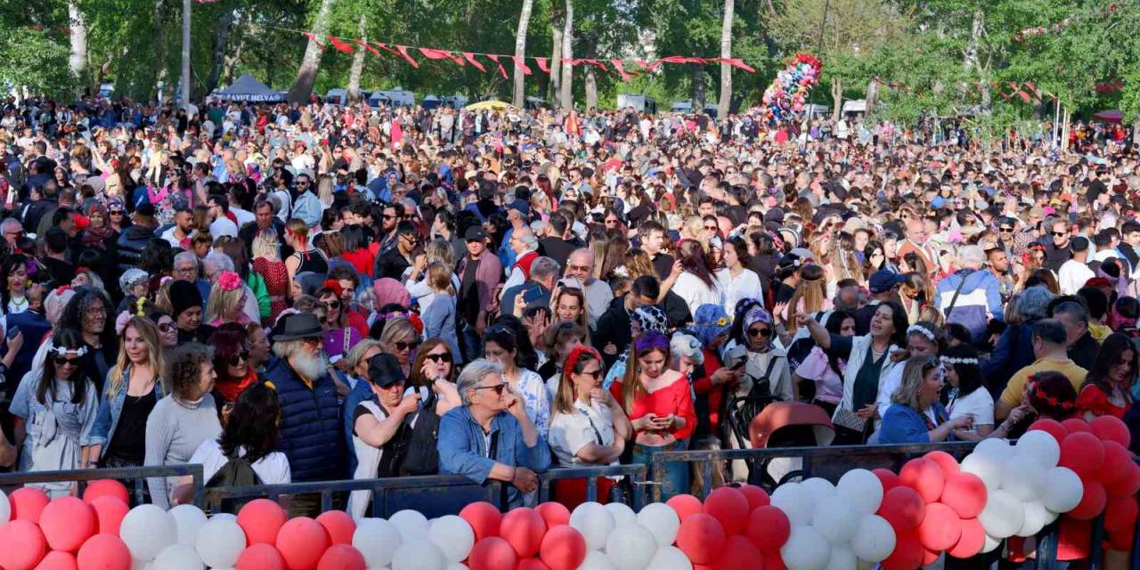 Kakava Hıdırellez Şenlikleri Renkli Görüntülerle Başladı