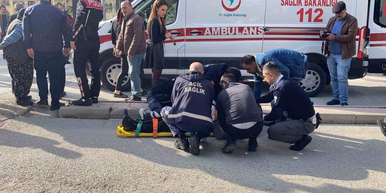Burdur’da Motosiklet Yayaya Çarptı: 2 Yaralı
