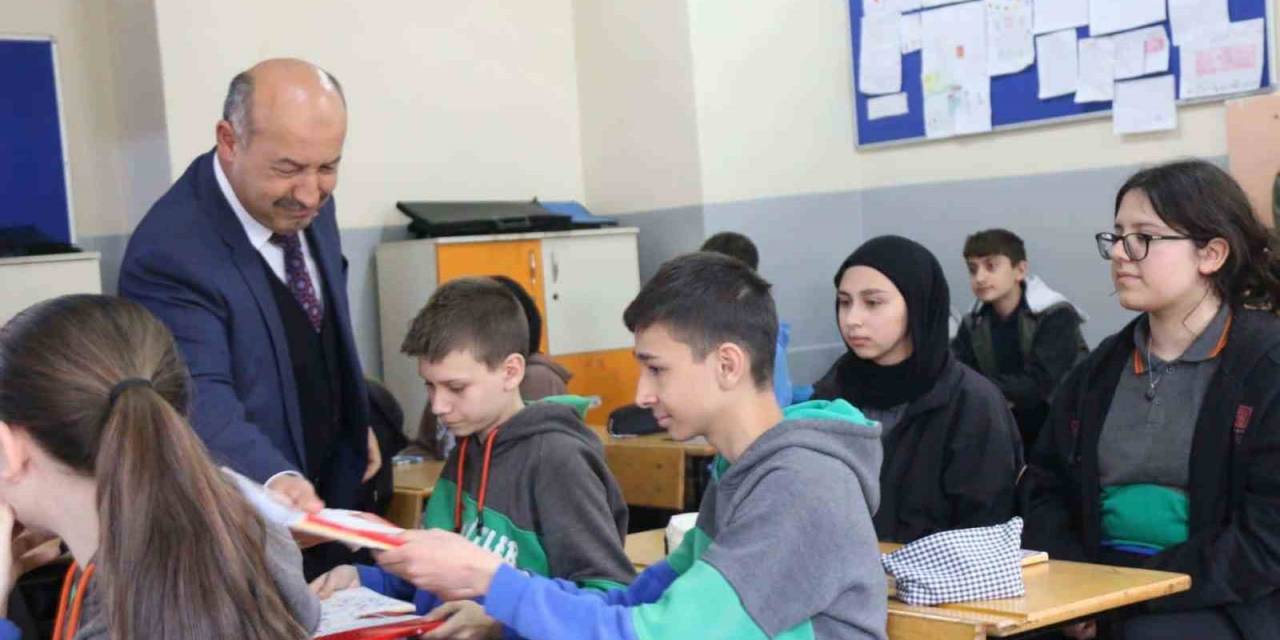 Kütahya’da İkinci Dönem Yardımcı Kaynak Kitaplar Dağıtılmaya Devam Ediliyor