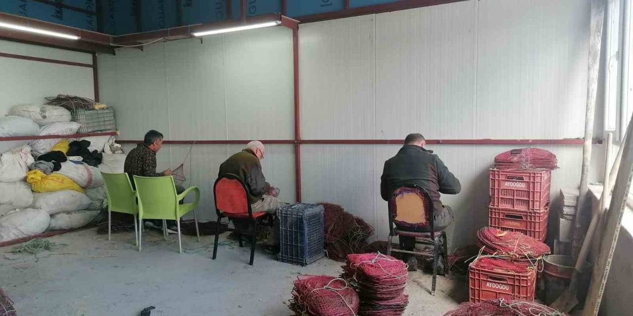 Eğirdirli Balıkçılar Yeni Sezona Hazırlanıyor