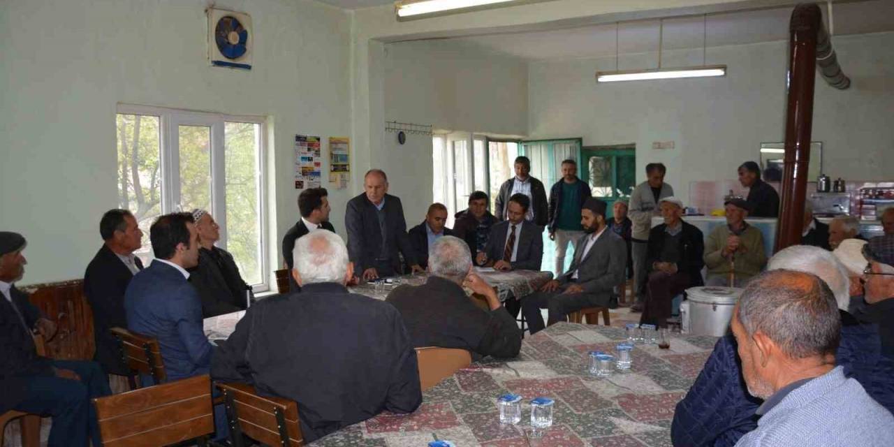 Selendi Kaymakamı Mahalle Mahalle Geziyor