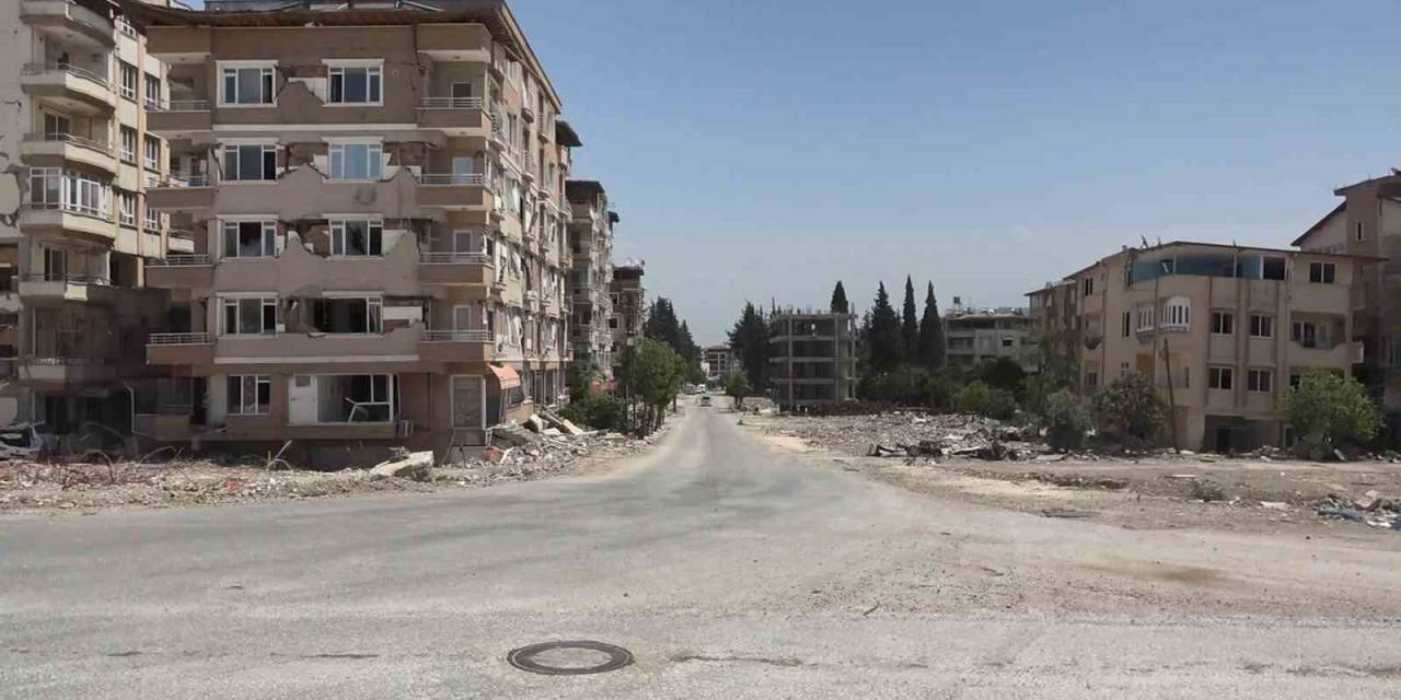 Hatay’da Cadde Ve Sokaklar Öksüz Kaldı