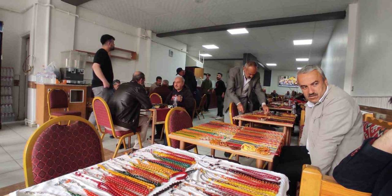 Çay Ocağında Sergilenip 81 İle Gönderiliyor