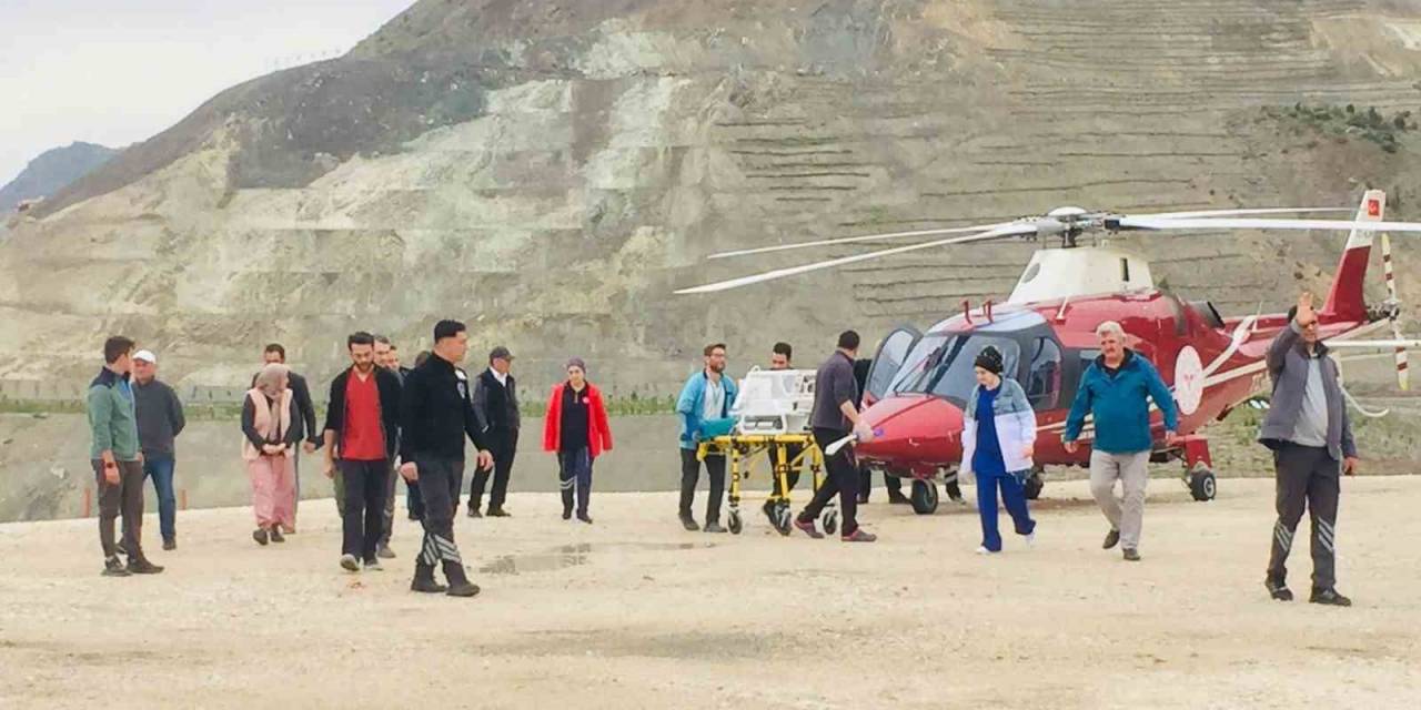 Yusufeli Yeni Yerleşim Yerinden Hava Ambulansı İlk Sevk Yaptı