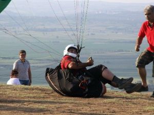 Sakarya’da Yamaç Paraşütü Festivali Sürüyor