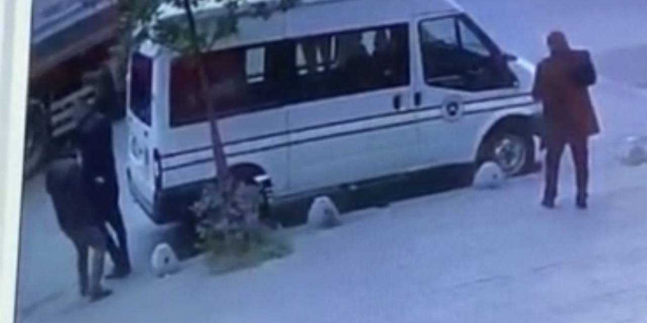 İstanbul’da Hakimin Omzuna Tutunan Adamı Vurduğu Anlar Kamerada