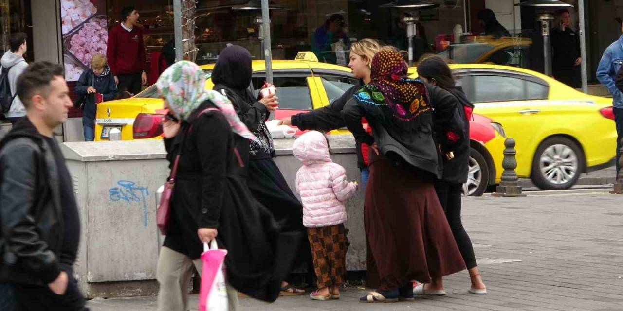 Taksim Meydanı Dilencilerle Doldu