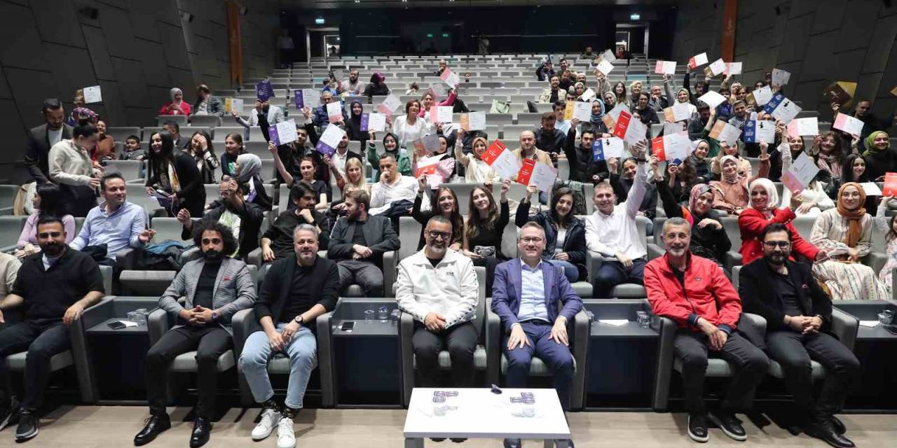 Başakşehir Yeni Medya Akademi Gençleri Hayallerine Kavuşturuyor