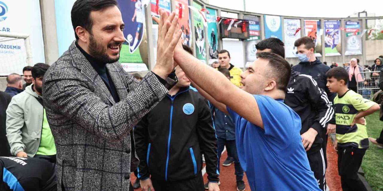 Bağcılar’da Çocuk Maratonu’nda Minikler Doyasıya Eğlendi