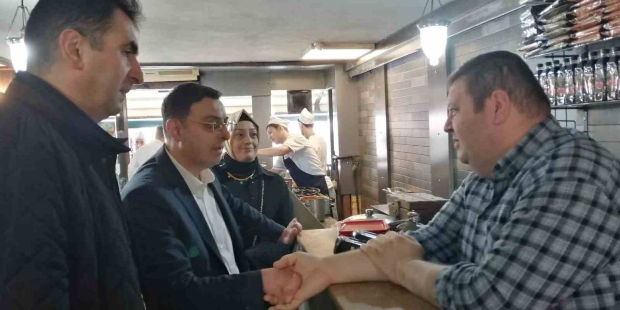 Ak Parti Milletvekili Adayı Serkan Bayram, Kadıköy Esnafını Ziyaret Etti
