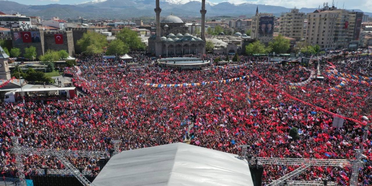 Cumhurbaşkanı Erdoğan’ın "rekor Kırdı" Dediği Kayseri Mitinginde Tarihi Kalabalık Havadan Görüntülendi
