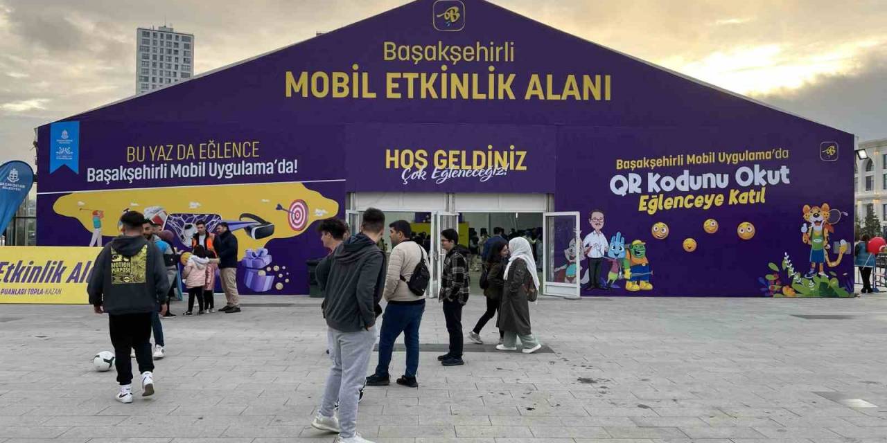 Mobil Etkinlik Alanı Kent Meydanı’nda Başakşehirlileri Bekliyor