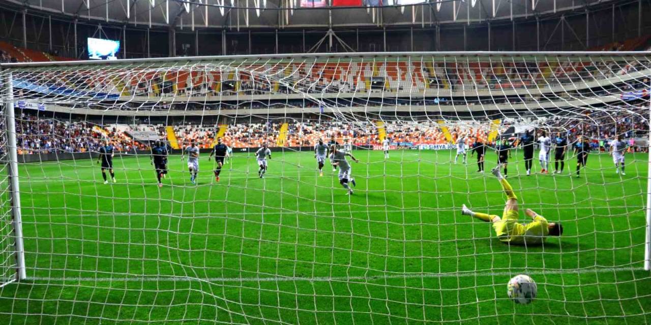 Spor Toto Süper Lig: Adana Demirspor: 2 - Corendon Alanyaspor: 2 (ilk Yarı)