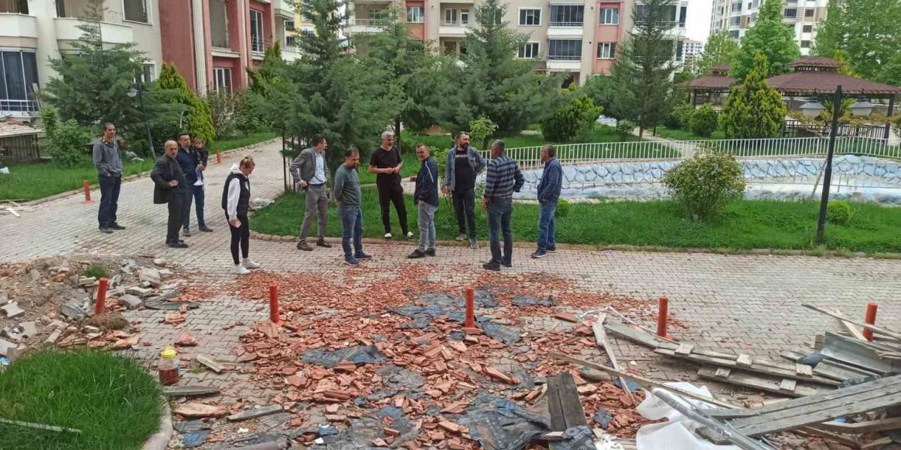 Site Sakinleri Ağır Hasardan Hafif Hasara Dönüşen Evleri İçin Tedirgin