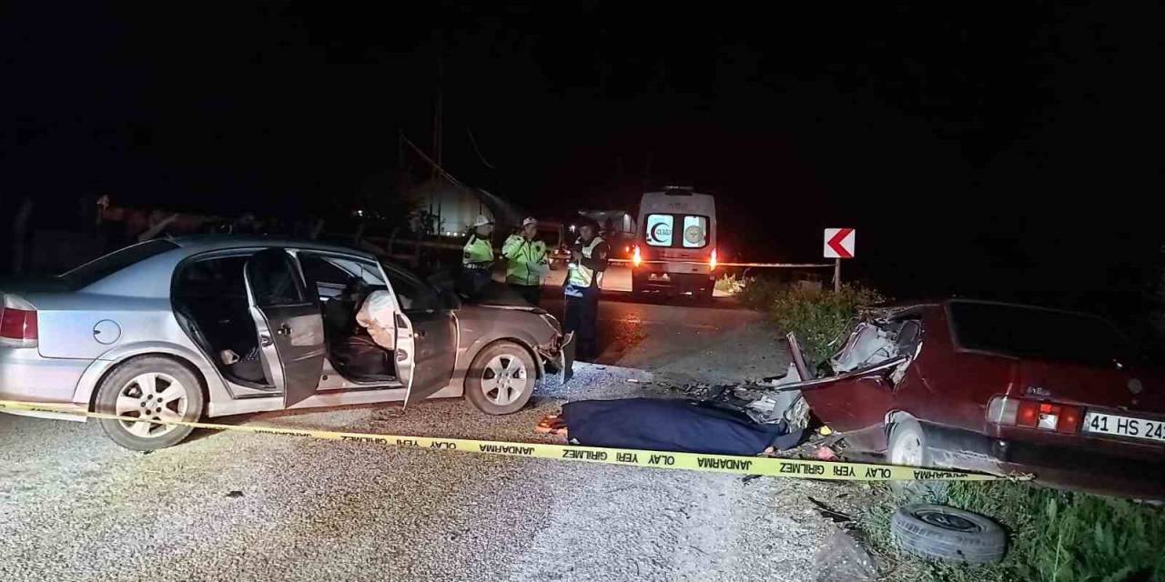 Bilecik’te İki Otomobil Kafa Kafaya Çarpıştı: 1 Ölü