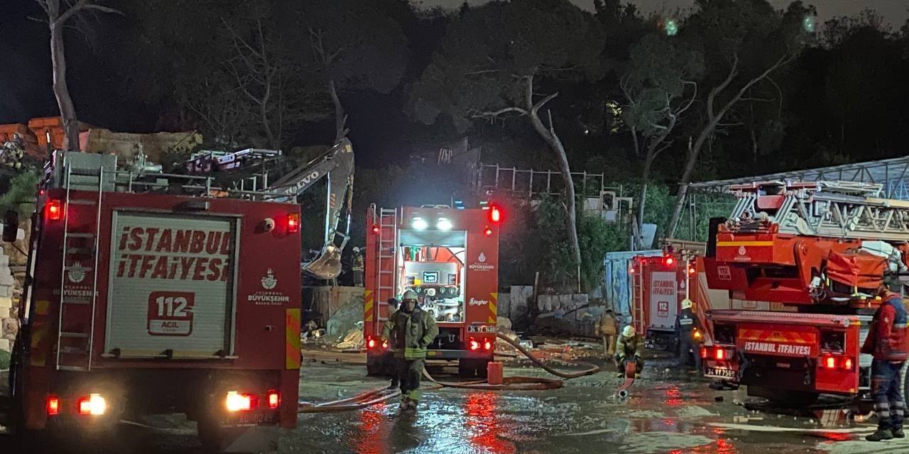 Kağıthane’de Hurdalıkta Yangın