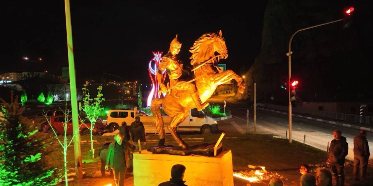 Tortum’a Sultan Alparslan Anıtı