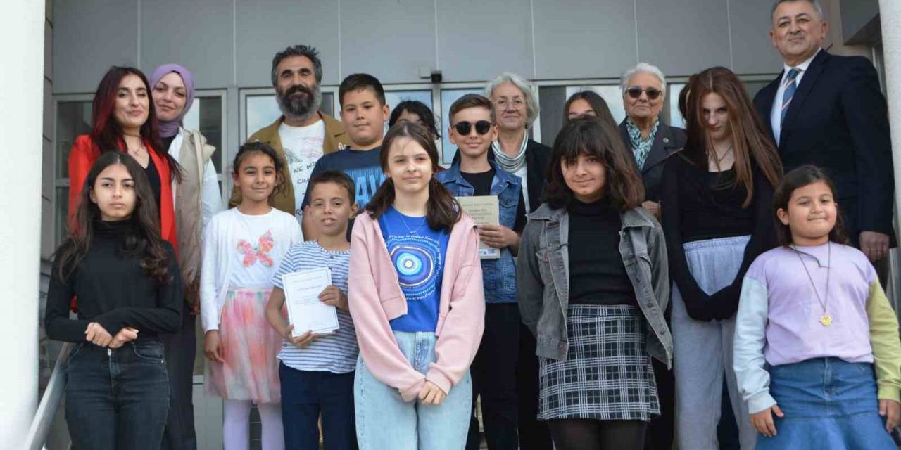 Ayvalık’ta Nejat Hürbaş Hikâye Yarışmasında Dereceye Girenler Ödüllerine Kavuştu