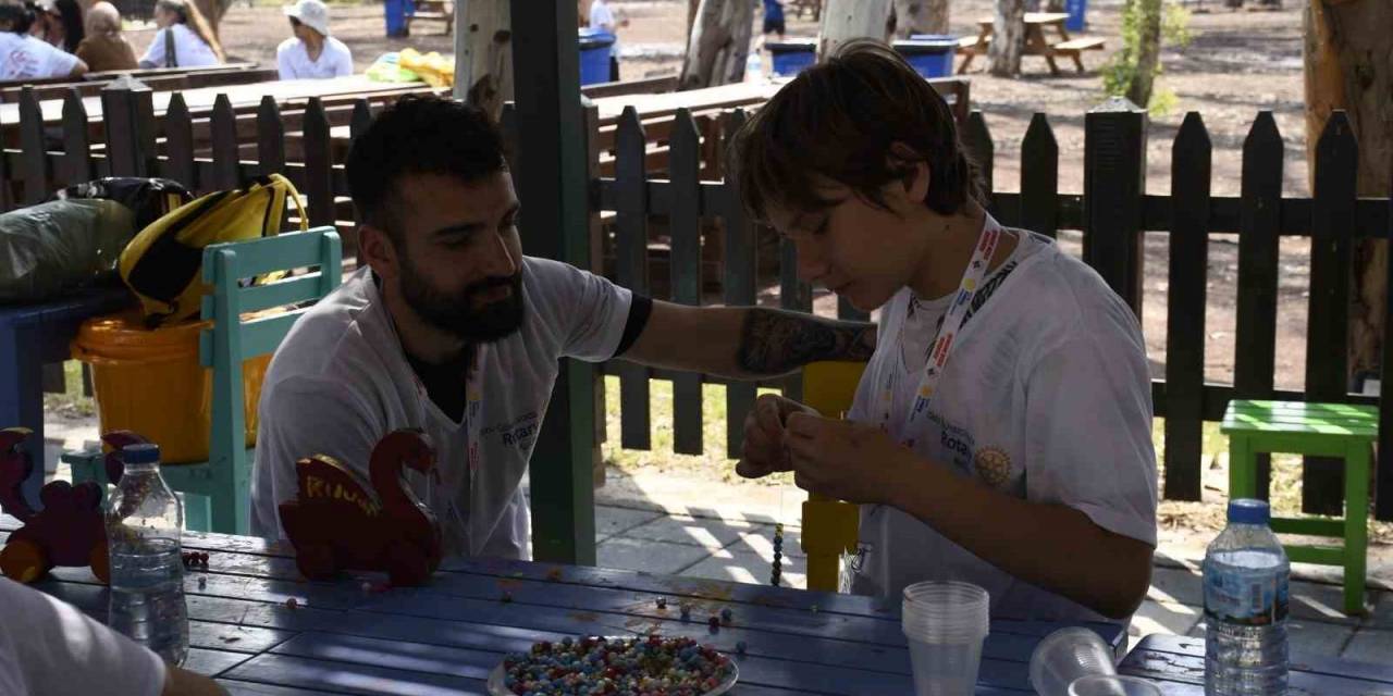 Otizmli Bireyler Etkinlikte Stres Attı