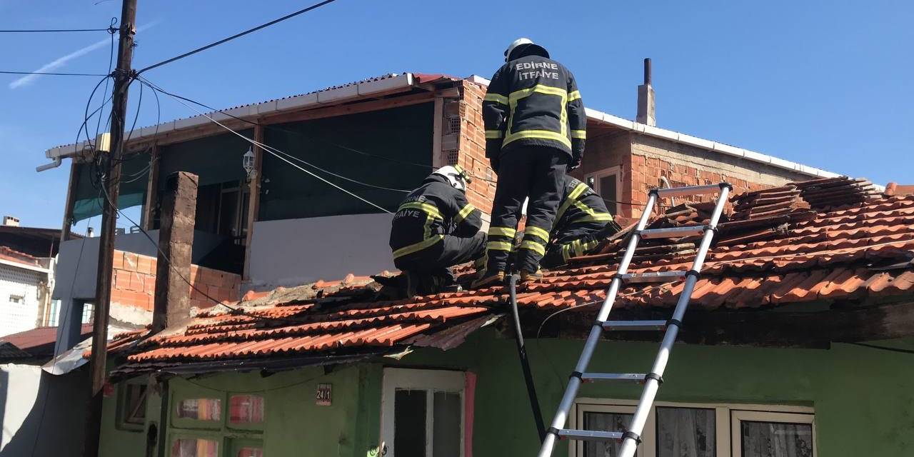 Edirne’de Evde Çıkan Yangın Büyümeden Söndürüldü