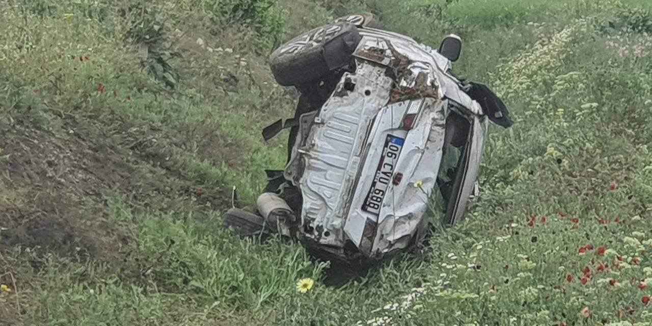 Otomobil Su Kanalına Düştü: 1 Ölü, 4 Yaralı