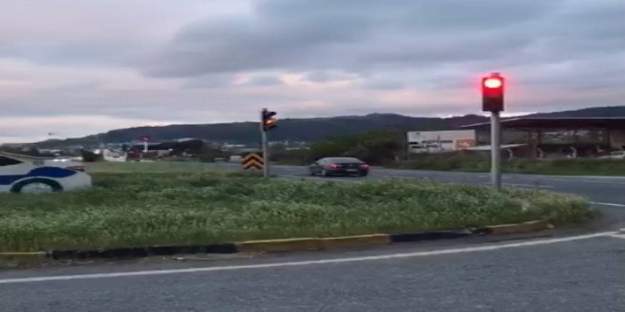 Manisa’da Ölüm Kavşağına Sinyalizasyon Yapıldı