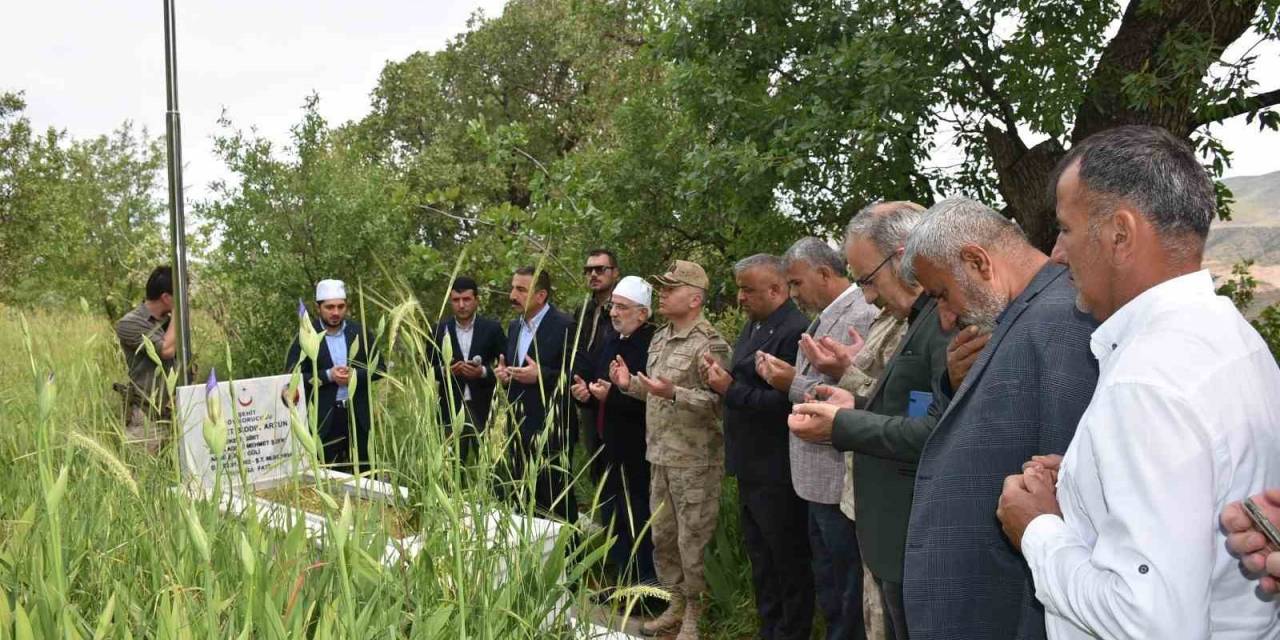 Siirt Valisi Hacıbektaşoğlu, 1994 Yılında Şehit Edilen Köy Korucusunun Anma Programına Katıldı