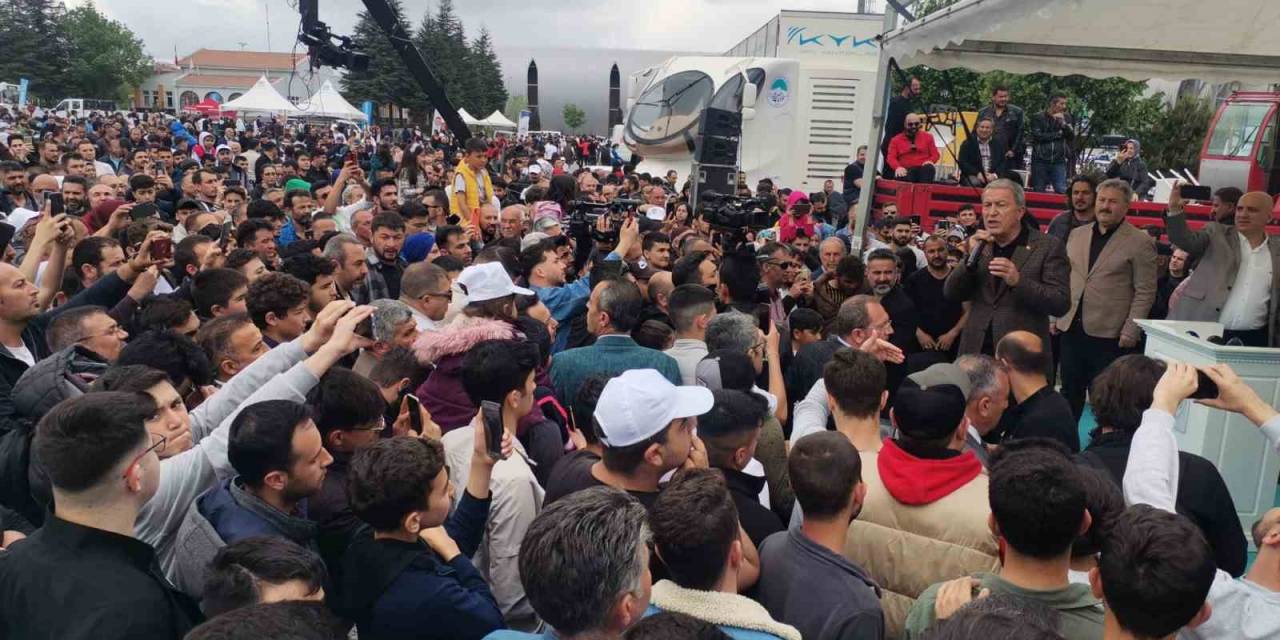 Bakan Akar: "terör Belasından Aziz Milletimizi Kurtaracağız"