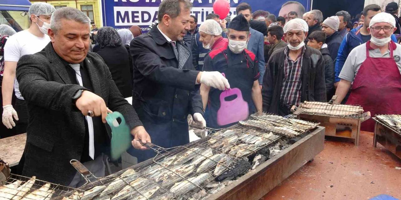 Kütahya’da Binlerce Vatandaşa Balık-ekmek İkramı