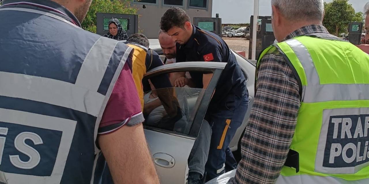 Kalp Krizi Geçiren Sürücüye Polislerden Hayat Kurtaran Müdahale