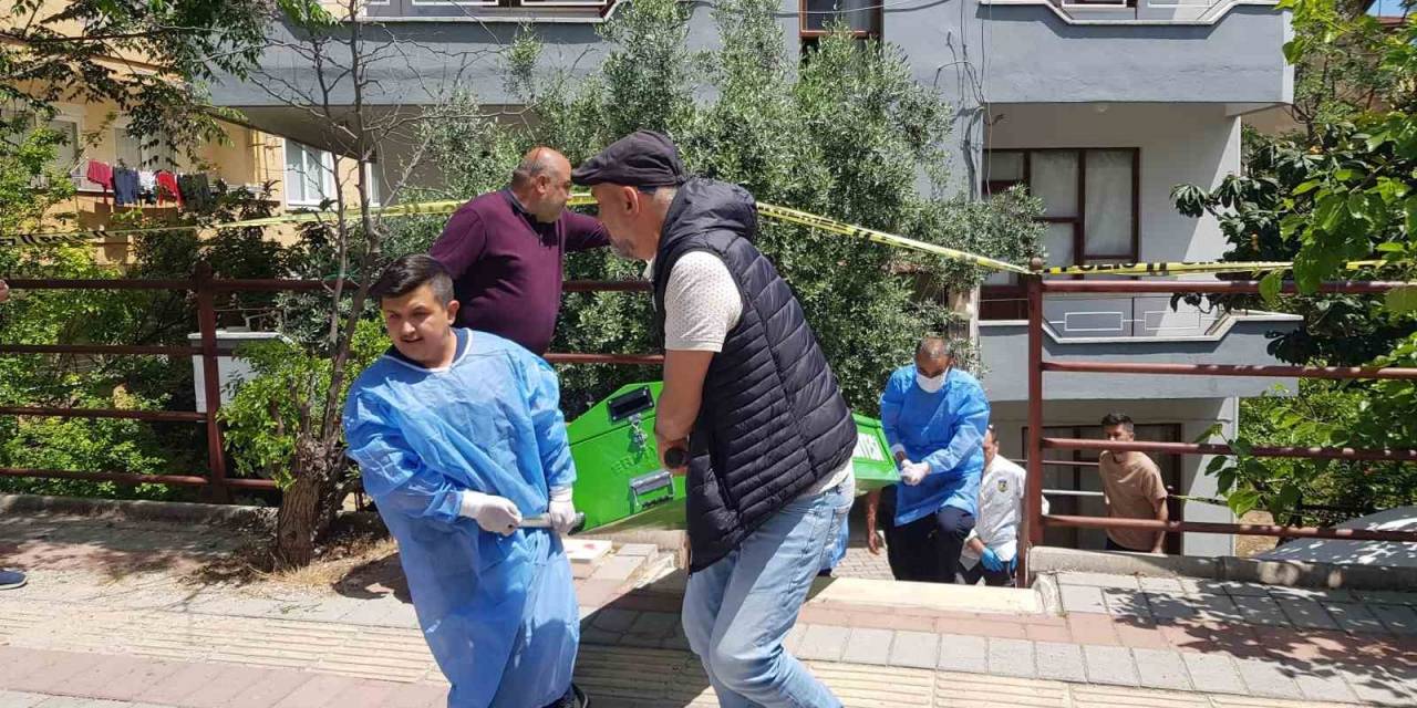 Antalya’da 70 Yaşındaki Annesinin Öldürdüğü Şüphesiyle Aranan Kişi Yakalandı