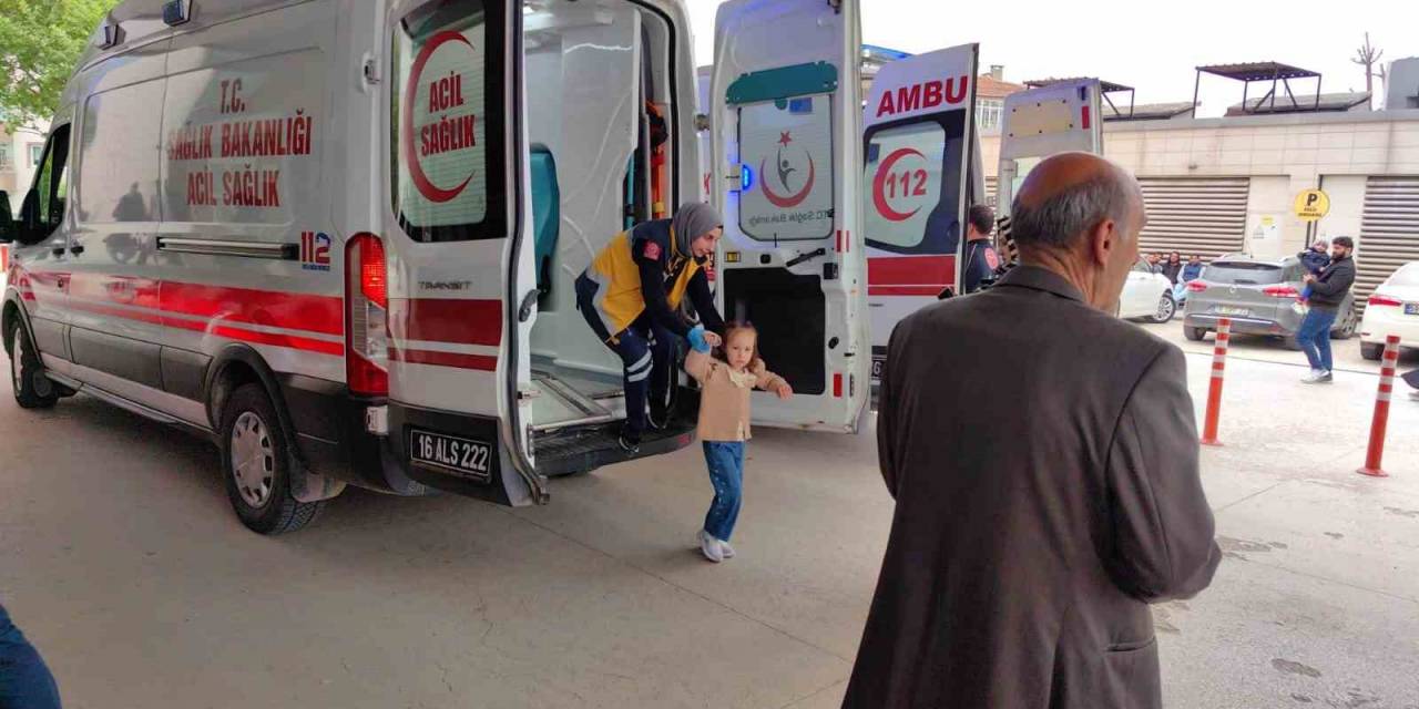 Bursa İki Otomobil Çarpıştı: 5 Yaralı