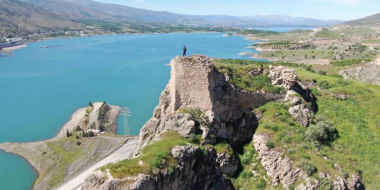 Urartuların Batıdaki Son Kalesi Tomisa, Zamana Direniyor