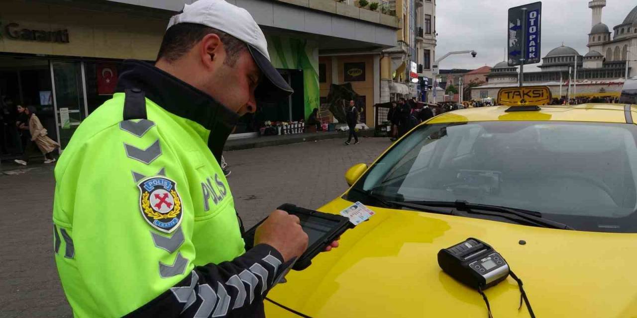 Taksi Şoförü Taksimetreyi Açmadı Turistten 2 Bin 750 Lira Para İstedi