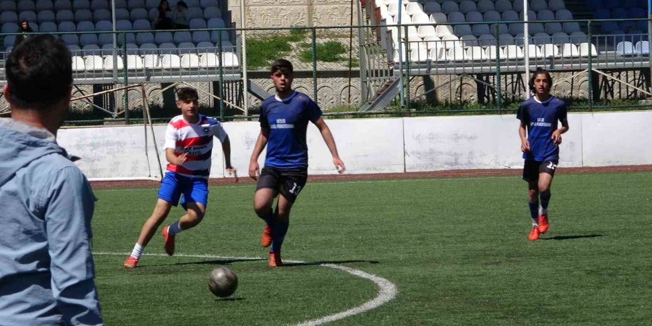 Tatvan’da Gençlik Haftası Müsabakaları