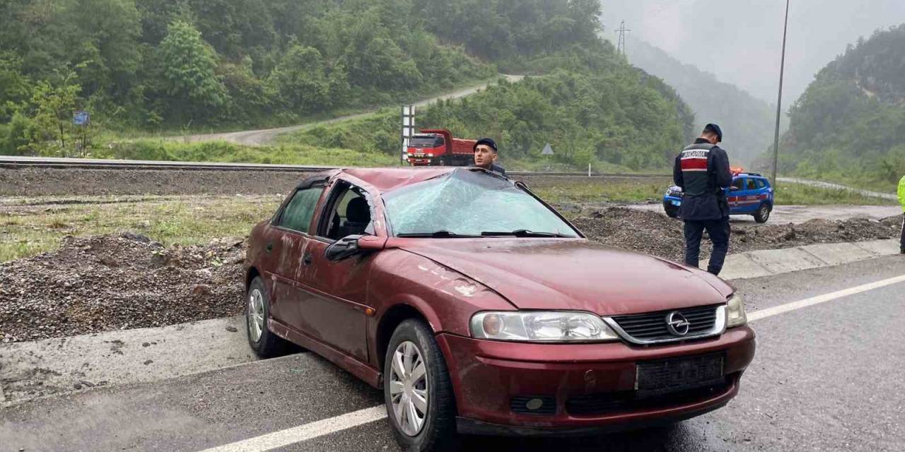 Zonguldak’ta Trafik Kazası; 2 Yaralı