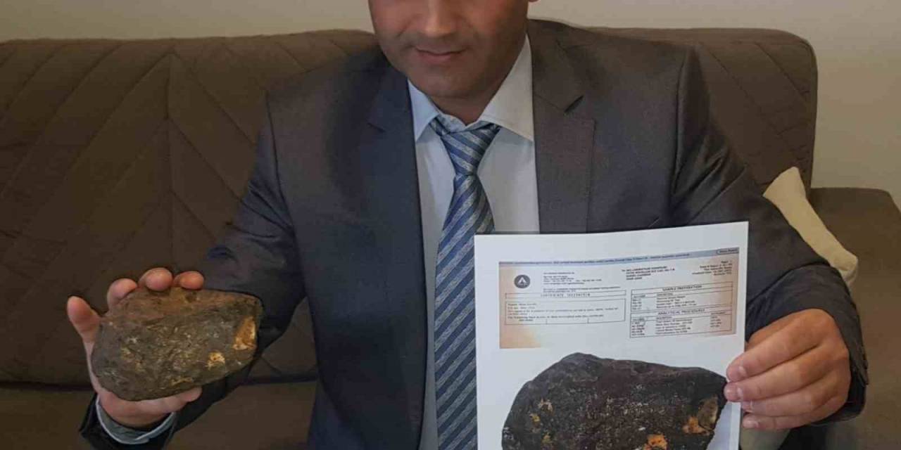 Doğa Yürüyüşünde Göktaşı Buldular