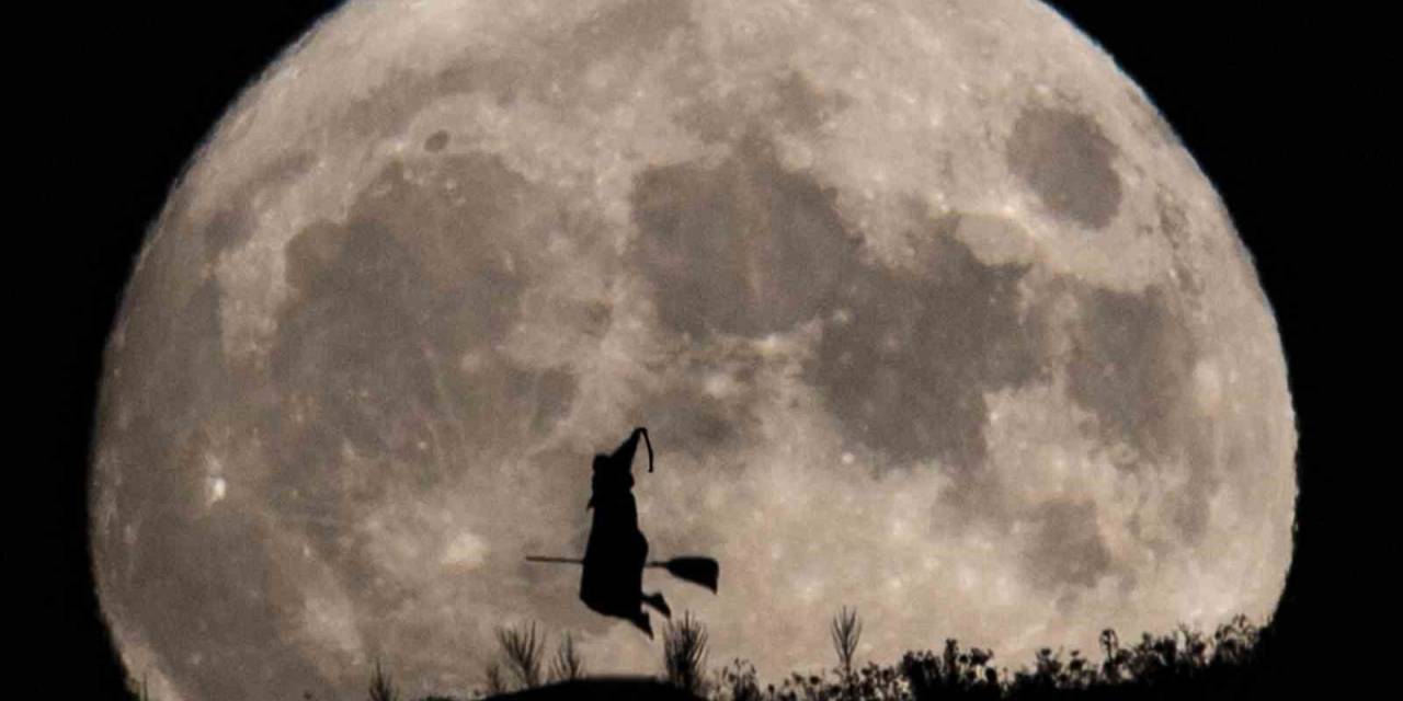 Parçalı Ay Tutulmasını Eğlenceye Dönüştürdüler