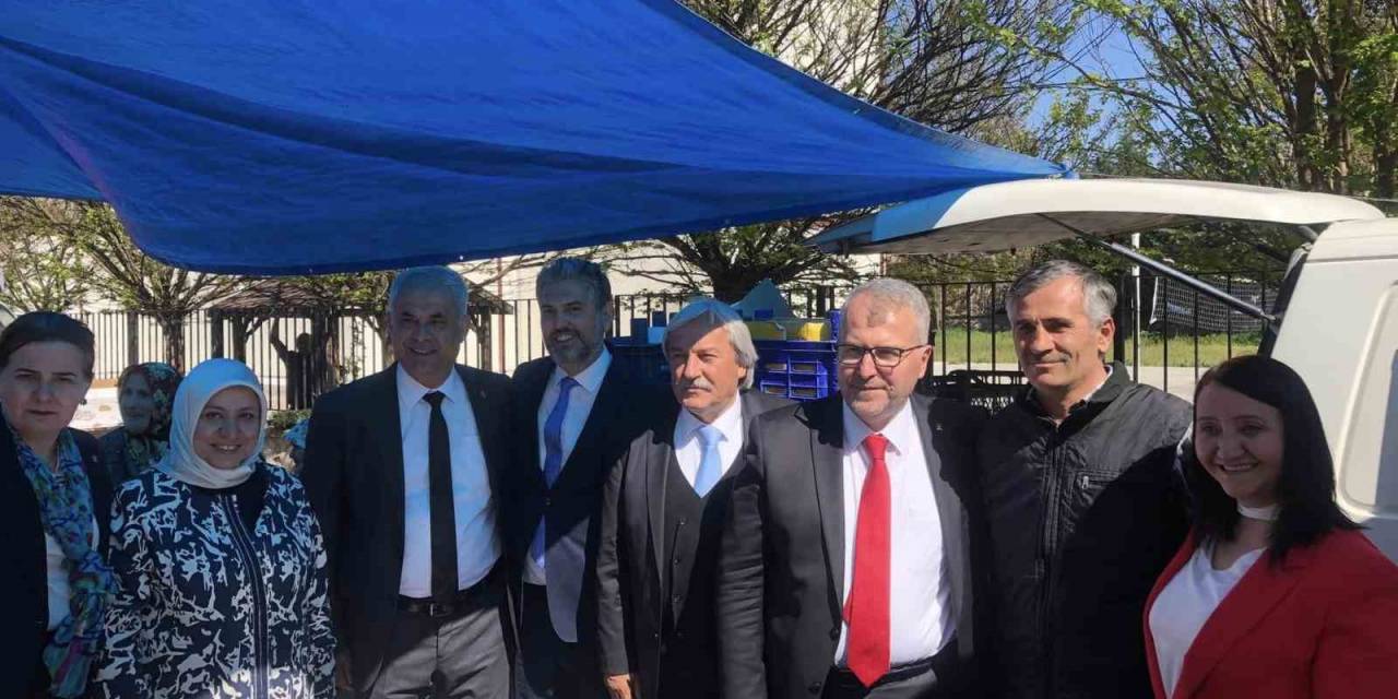 Başkan Tekin İlçe Pazarında Vatandaşlar İle Buluştu