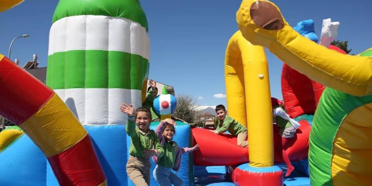 ’polislerle Macera Adası’ Projesiyle Okullar Balon Park İle Neşeleniyor