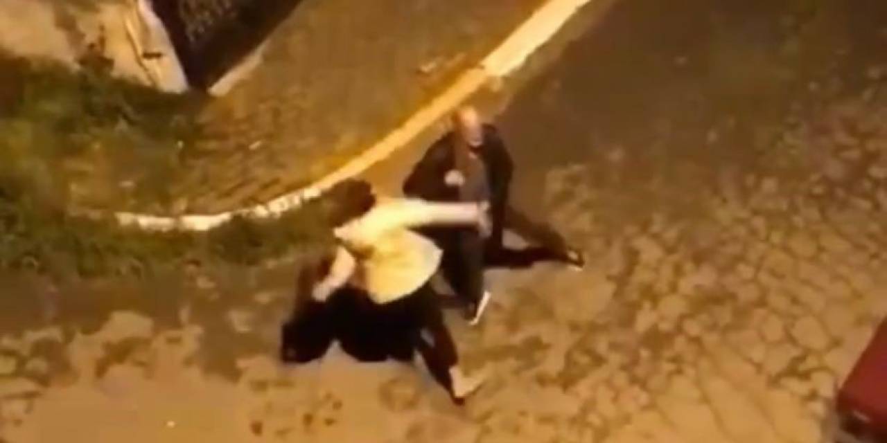 Pendik’te Bir Kadın Erkek Şahsı Sokak Ortasında Darp Etti