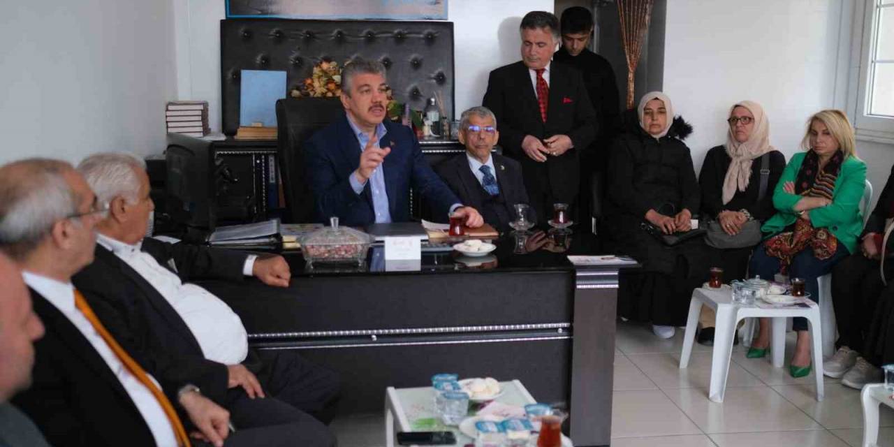 Ak Parti Milletvekili Adayları Büyükçekmece Esnafı İle Buluştu