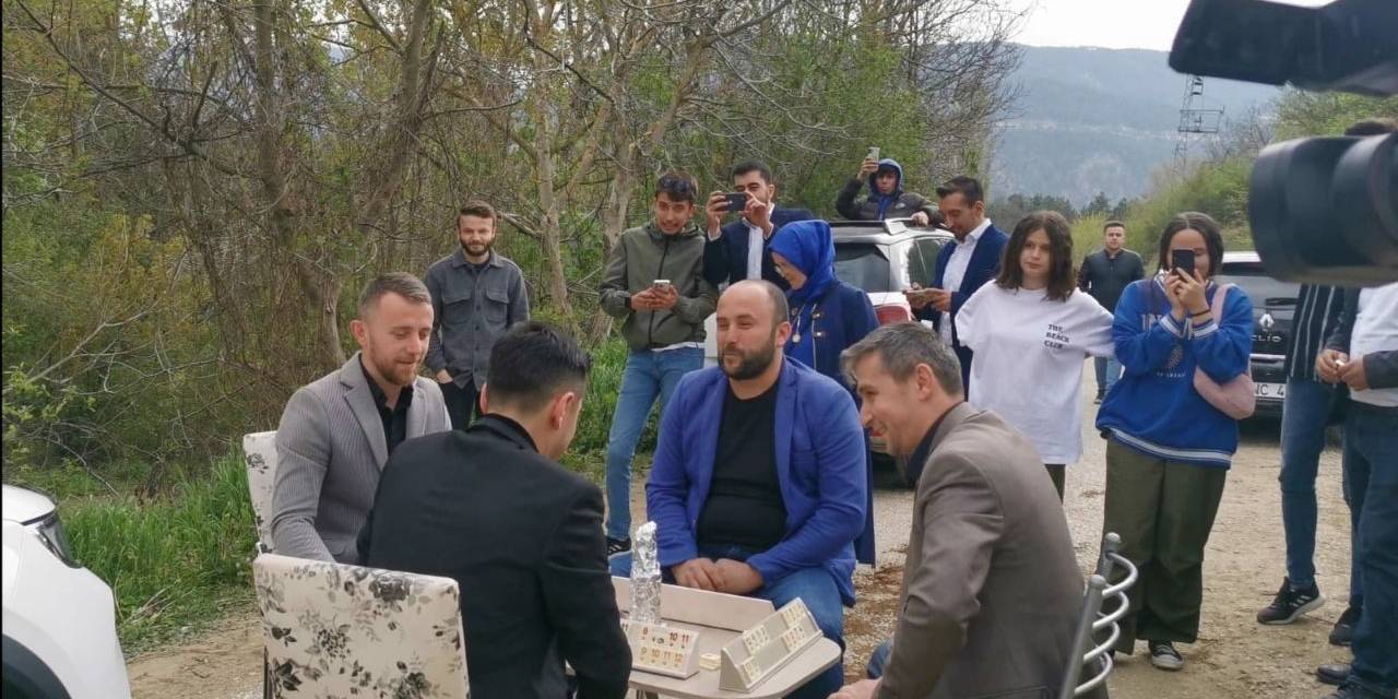 Gelin Almaya Giden Damadın Önünü Keserek Okey Masasına Oturttular